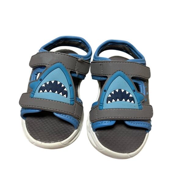 ADORABLE!! CARTERS SHARK, shoes/Sandals Kids/Toddler shoes, size 7, boys - Picture 1 of 6